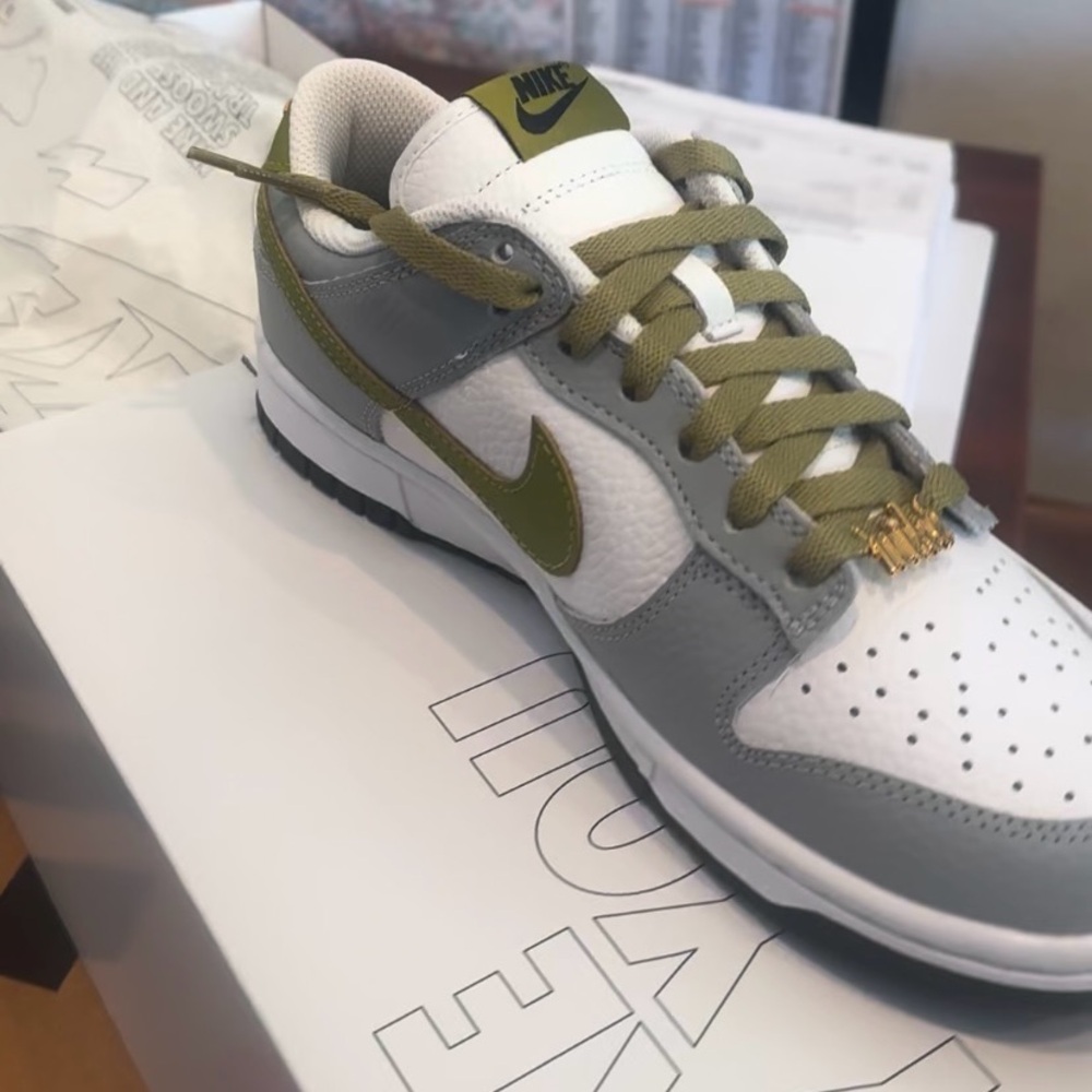 BRAND NEW Nike Dunk Low. Size: 6 1/2. Light grey and Olive Green
